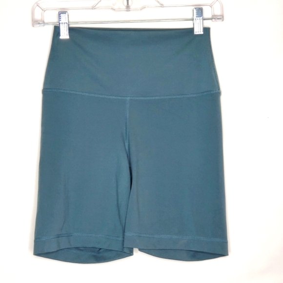 Yogalicious Lux 7" Bike Shorts Size Small Hi-Rise Green Stretch Pull-on Workout - Picture 1 of 12